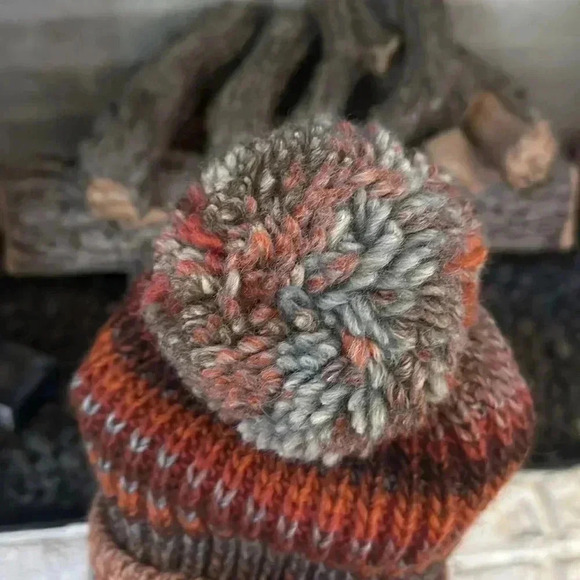 Wool blend hat from Dillards new w tags - Picture 7 of 11